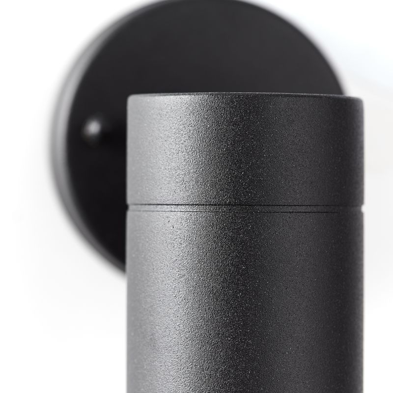 Jandy Negro lámpara de exterior De Brilliant - Este aplique de pared es decorativo y funcional, y proporciona una luz acogedora al anochecer.