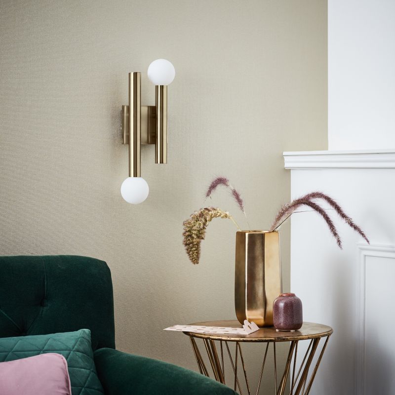 Lucky 34cm Latón antiguo lámpara de pared De Brilliant - Lucky es una elegante lámpara de pared que puede usarse tanto como complemento a la iluminación de la habitación como como iluminación ambiental decorativa.