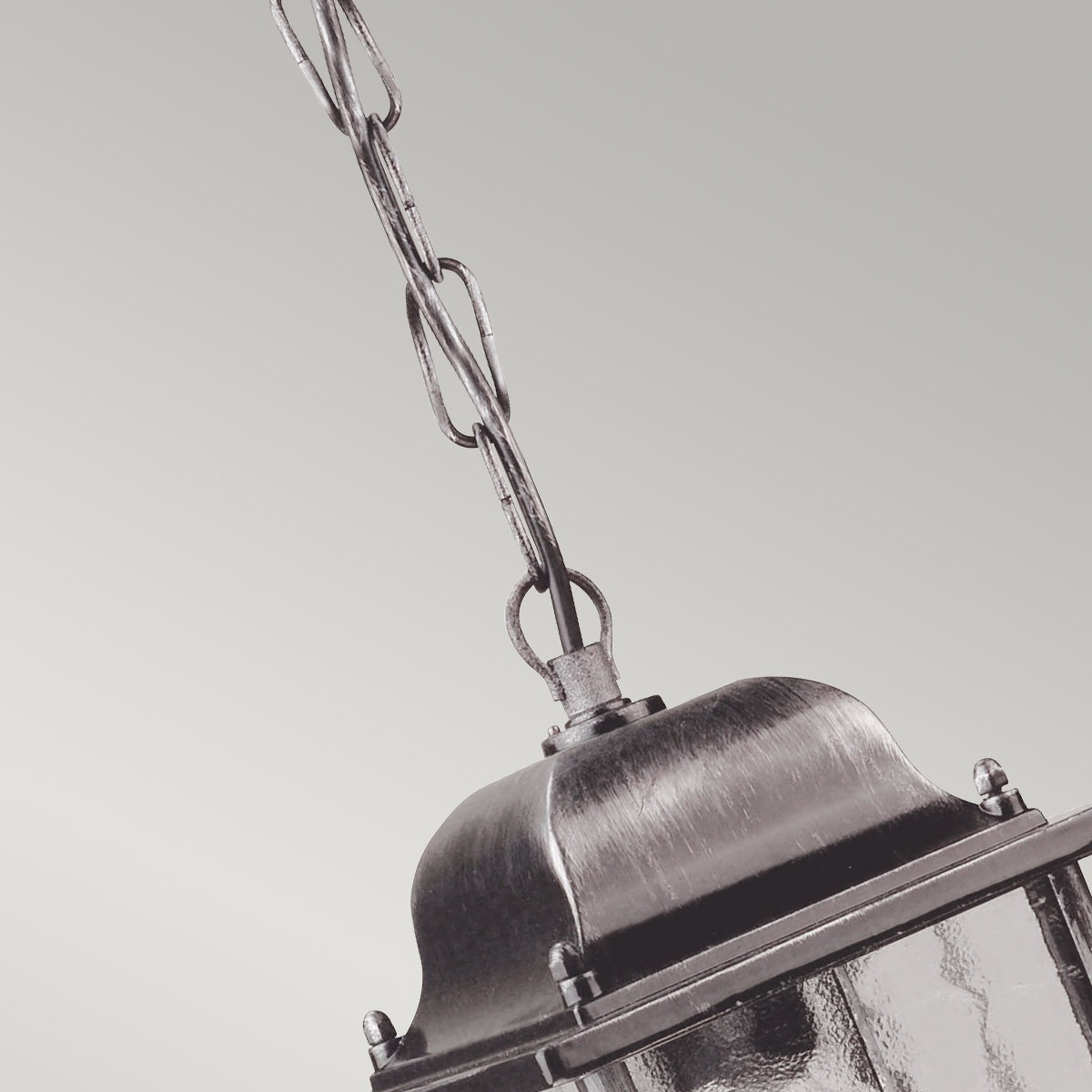 Wexford 16cm Plata De Elstead Lighting - Wexford es una clásica linterna colgante de exterior fabricada en aluminio con un elegante acabado en plata oscura y elementos decorativos de cristal con aspecto de vidriera emplomada.