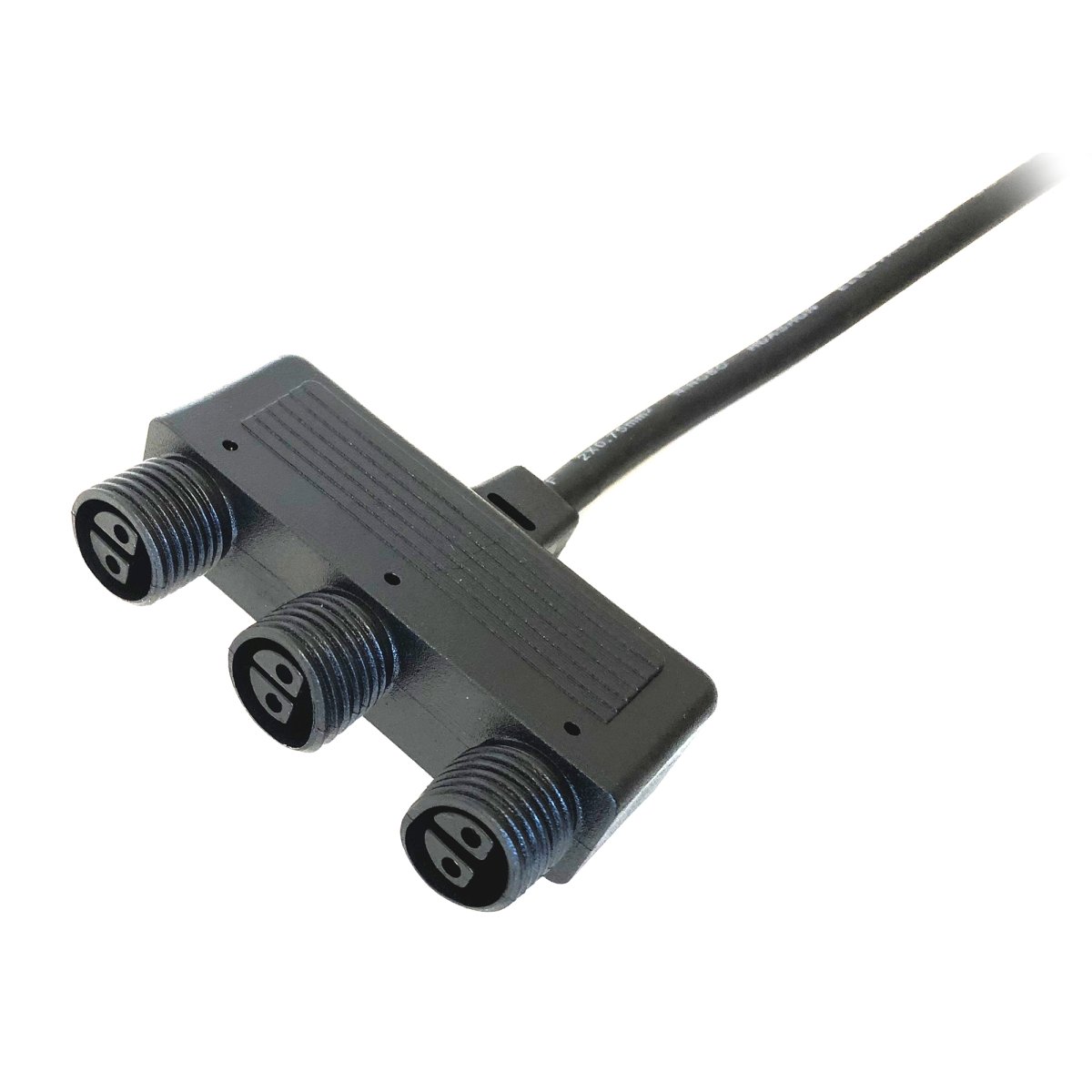 Conector De 3 Vías Negro De Lightson - La conexi&oacute;n de la derivaci&oacute;n se realiza mediante un cable de goma de 1 metro de longitud.